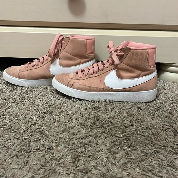 NIKE BLAZERS SIZE 7.5 - Picture 1 of 12